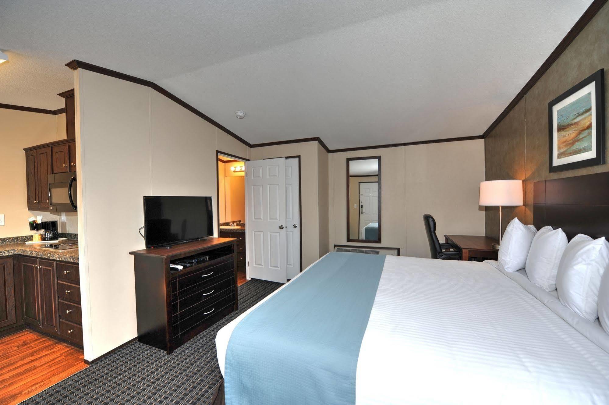 Instalodge Hotel And Suites Karnes City Экстерьер фото